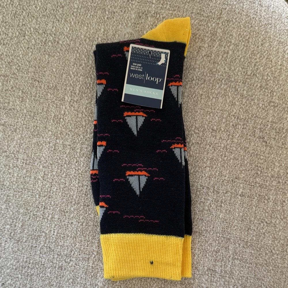 NWT West Loop Men's Navy Yellow Socks - boat pattern